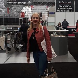 Meet your Posher, Joelle